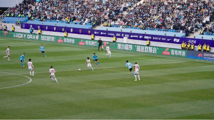 中超第三轮边看球边畅饮：青岛啤酒解锁绿茵场