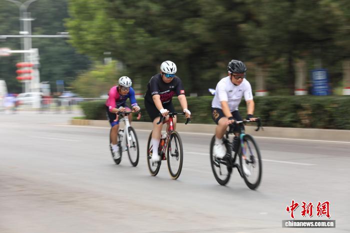 河北大厂开启第三届“京津冀协同发展杯”公路