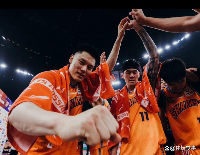 上海男篮32分横扫山西 阵容厚度成制胜关键