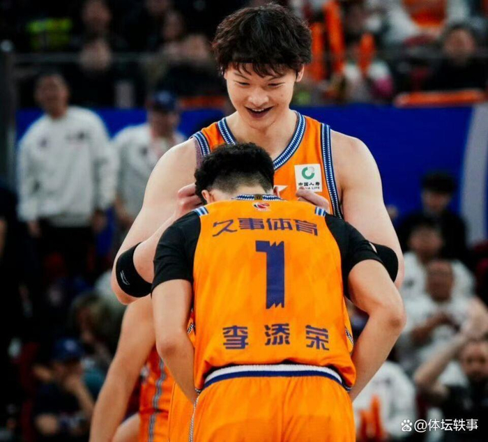 上海男篮32分横扫山西 阵容厚度成制胜关键