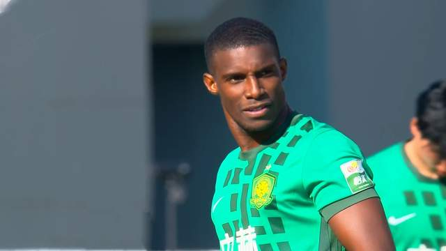 北京国安防守崩盘中场乏力 伤病困扰成争冠绊脚