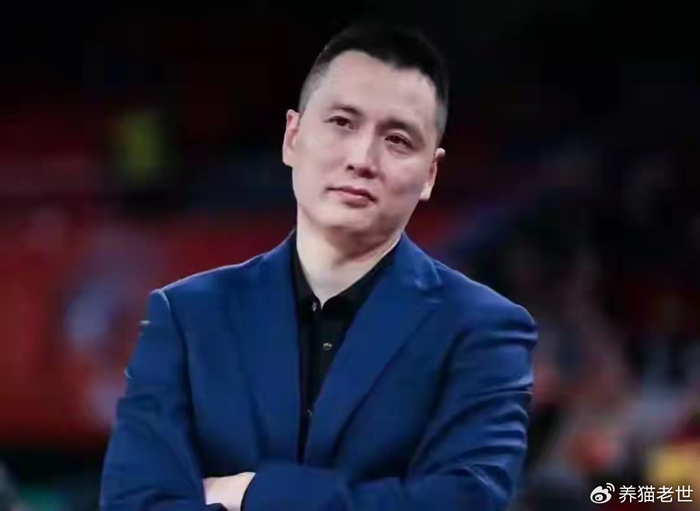 上海男篮险胜广州，王哲林罚球定乾坤，隐患浮